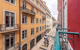 GuestReady - Mod-Luxe 2BR apt near Cais das Colunas
